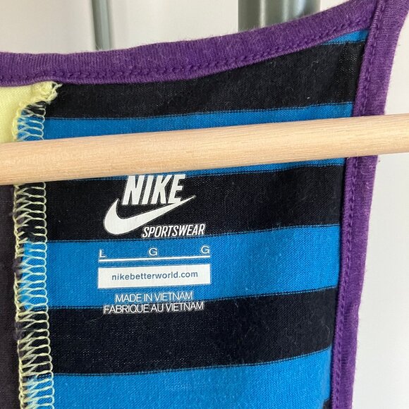Striped Nike tank - Picture 4 of 6